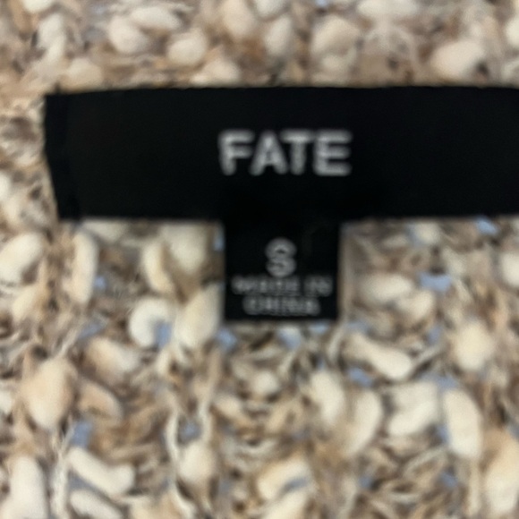 Fate Chunky Knit Crew Neck Sweater in Cream and Tan Size Small - Picture 3 of 6